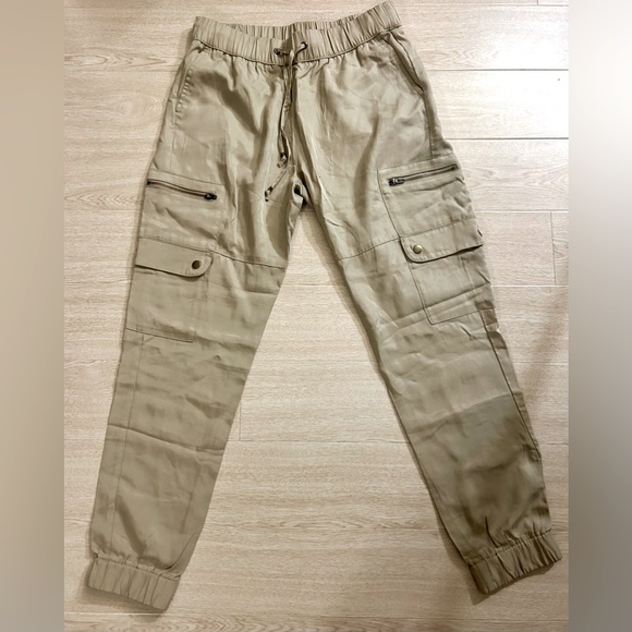 Banana Republic TENCEL™ CARGO JOGGER - Picture 3 of 7